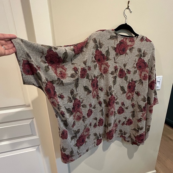 GUC Audrey 3+1 kimono size OS. - Picture 5 of 8